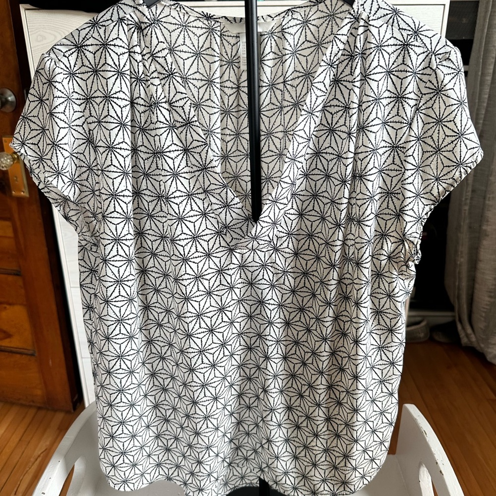 H&M Black and White Star Pattern Blouse